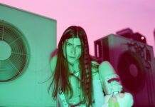 James K conquistó Contemporánea Condeduque en su debut en Madrid