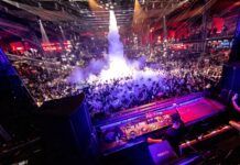 Carl Cox hizo tronar Fabrik en su vuelta con un épico doble set