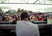 Hölleclub celebrará su primer aniversario con el debut en nuestro país de Chontane