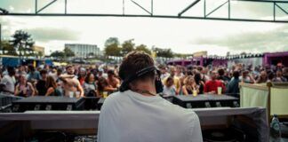 Hölleclub celebrará su primer aniversario con el debut en nuestro país de Chontane