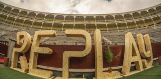 Gran ambiente en la llegada de REPLAY a Las Ventas