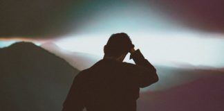 Todo comenzó con ‘Our Story’ y ahora Mako presenta ‘Chameleon’ Mako Chameleon