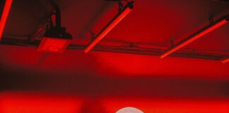 El talento nacional y Dasha Rush conquistan una noche espacial en Laster