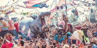 Domingo inmejorable gracias a la fiesta de Carnaval de elrow Barcelona