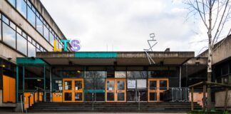 De School, uno de los clubs emblema de Ámsterdam, llegó a su fin con un último baile de más de 65 horas