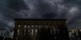 Berlín se enfrenta a la mayor crisis del mundo de la noche Berlín Crisis