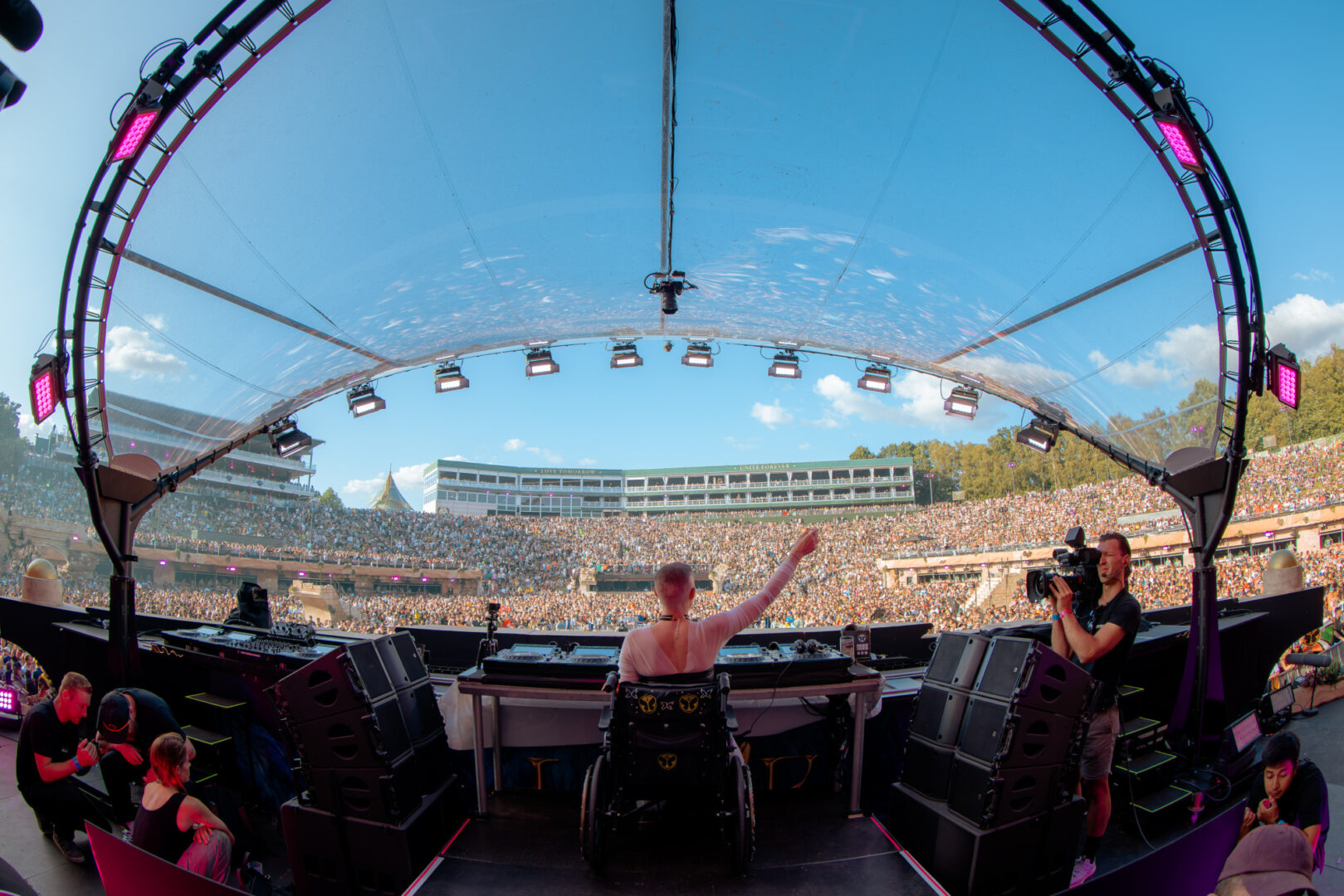 B Jones en el Mainstage de Tomorrowland 2026 ante el público