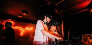 Los españoles Kloos y Fissure sorprenden con su colaboración de melodic techno ‘Watching Me’