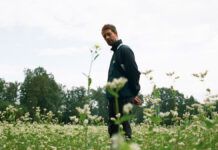 Enfant Sauvage, componente de «The Blaze», debuta en solitario con el emotivo álbum ‘Petrichor’