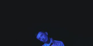 Totally Enormous Extinct Dinosaurs siente y baila en su segundo álbum, ‘When the Lights Go’ Totally Enormous Extinct Dinosaurs album When The Lights Go