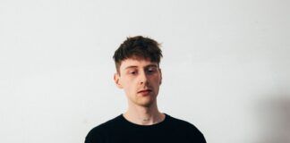 Tisoki presenta su nuevo EP ‘Songs to play loud’