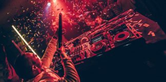 Cesqeaux pone el mejor cierre posible al 2018 de Bullshit Cesqeaux Bilbao