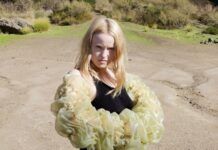 KUČKA presenta su deslumbrante álbum debut ‘Wrestling’ kucka wrestling