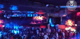 300 personas desalojadas de la sala La Riviera por la policía la riviera policia