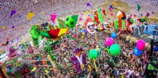 elrow nos deja una gran fiesta en Poble Espanyol elrow poble espanyol